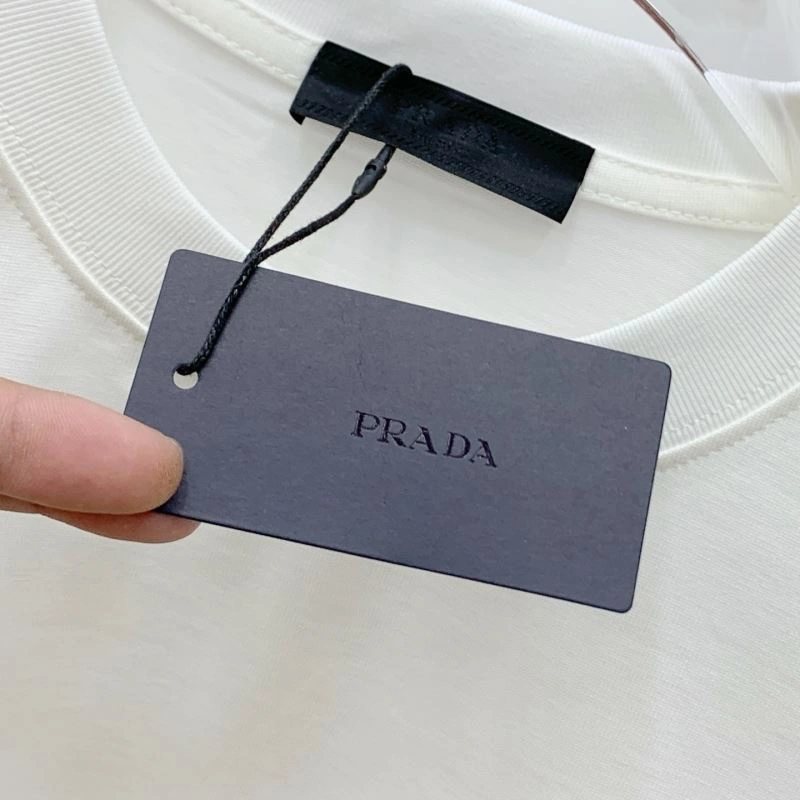 Versatile Prada T-Shirts 169314