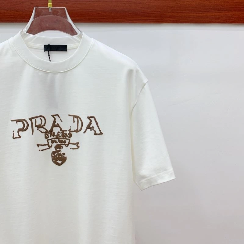 Versatile Prada T-Shirts 169314