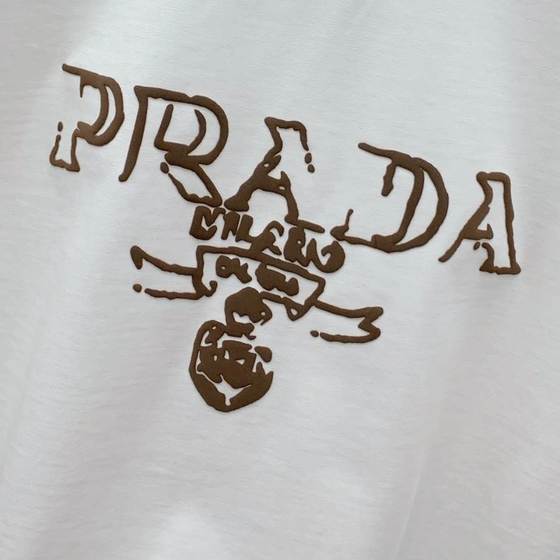 Versatile Prada T-Shirts 169314