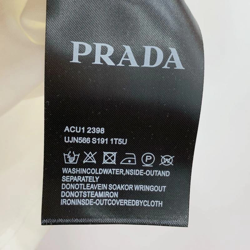 Versatile Prada T-Shirts 169314