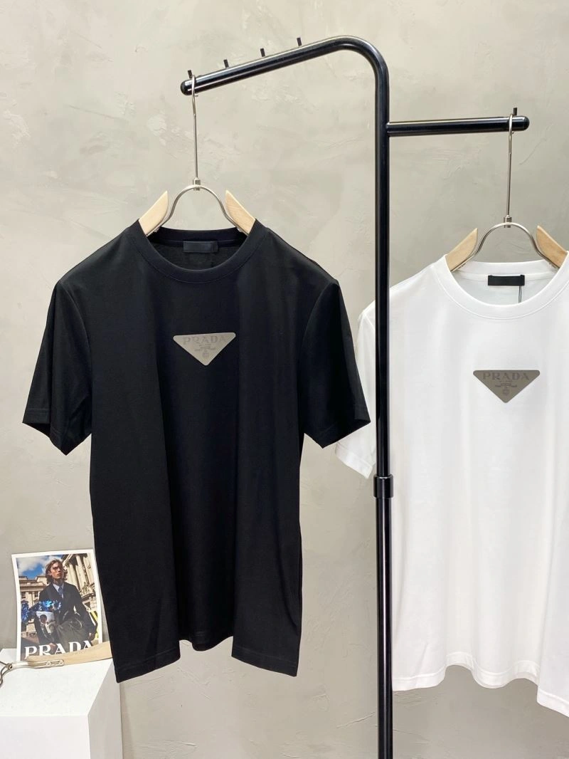 Refined Prada T-Shirts 169295
