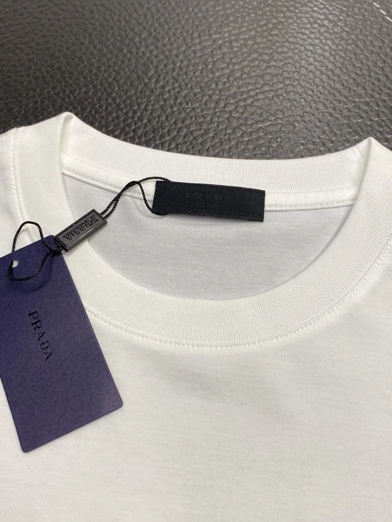 Refined Prada T-Shirts 169295