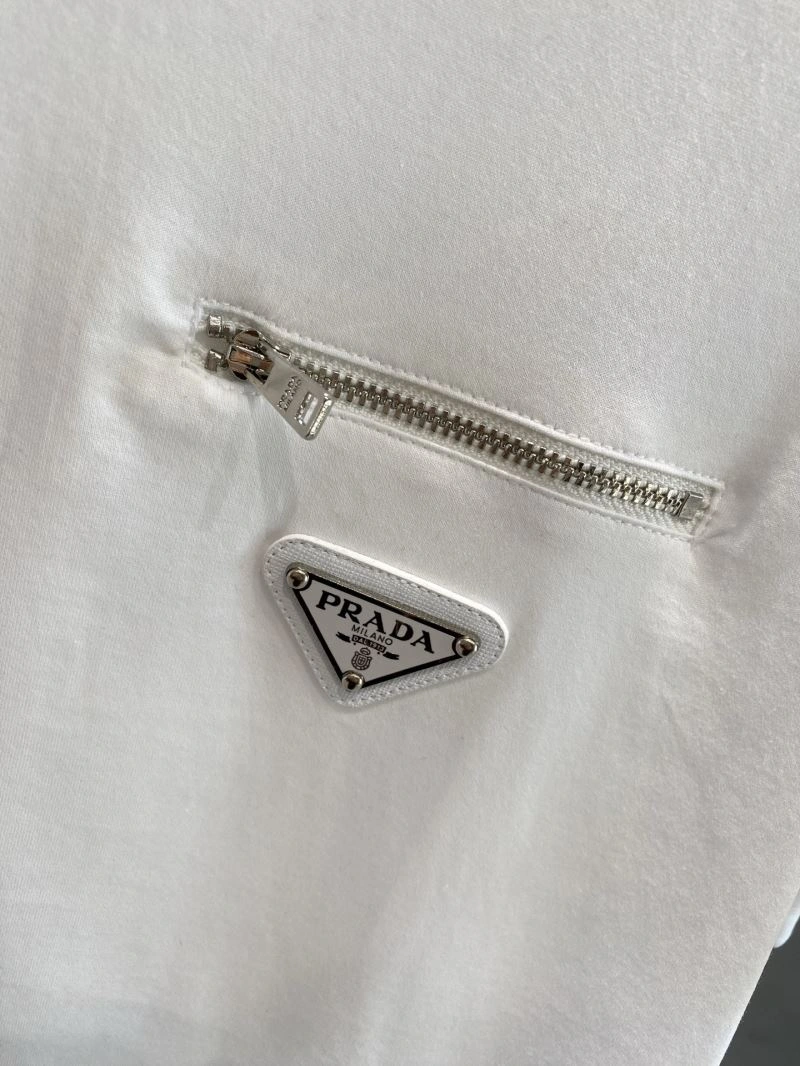 Unisex Prada T-Shirts 169261