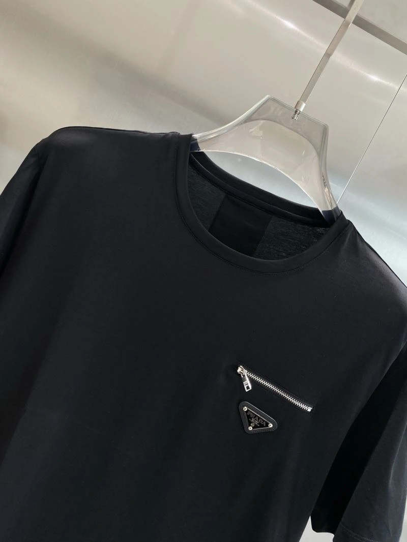 ComfortFit Prada T-Shirts 169309