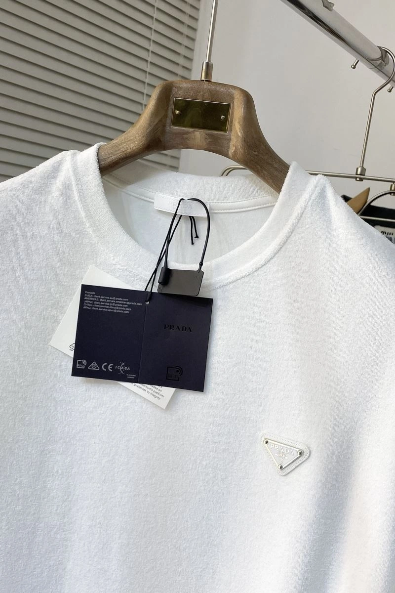 Prada T-Shirts Bold 169286