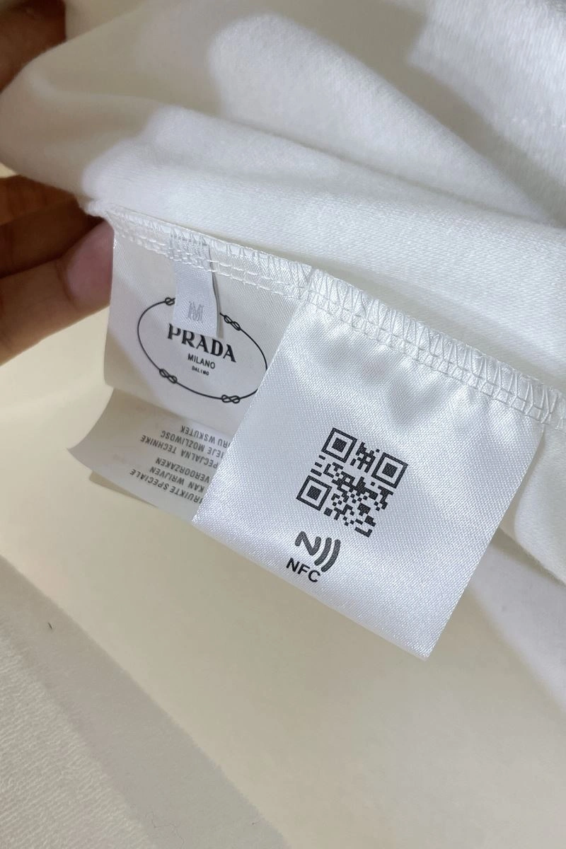 Prada T-Shirts Bold 169286