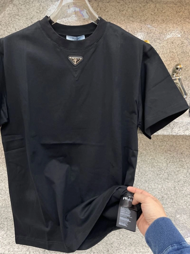 FashionForward Prada T-Shirts 169252