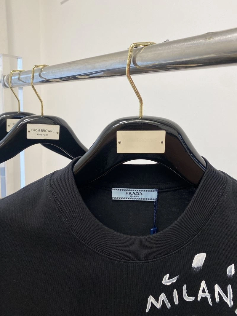 Prada T-Shirts Comfortable 169246