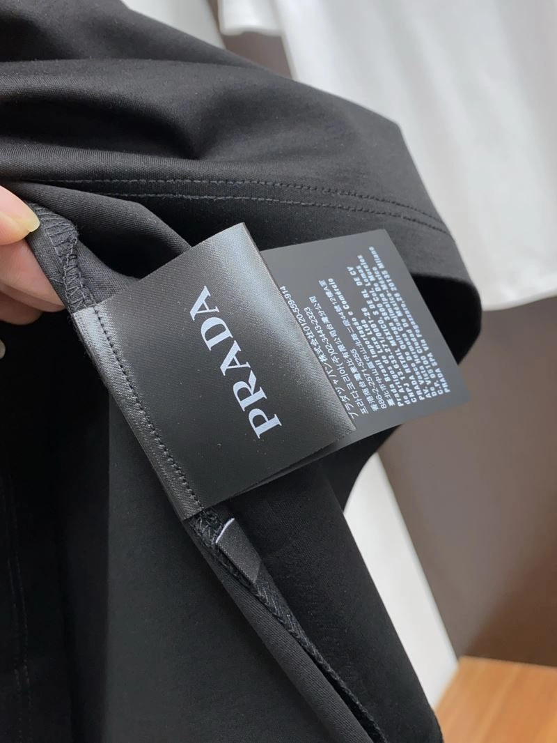 Compact Prada T-Shirts 169239