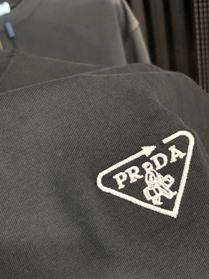 ZipUp Prada T-Shirts 169210