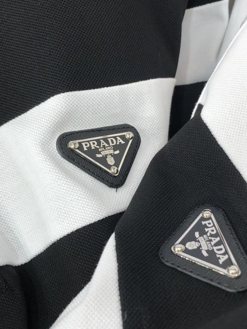 Versatile Prada T-Shirts 169207