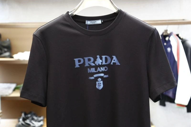 Prada T-Shirts Sleek 169205