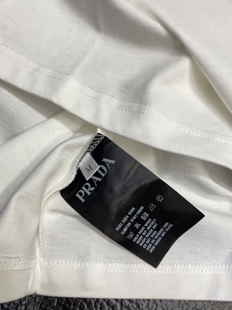 Lightweight Prada T-Shirts 169209