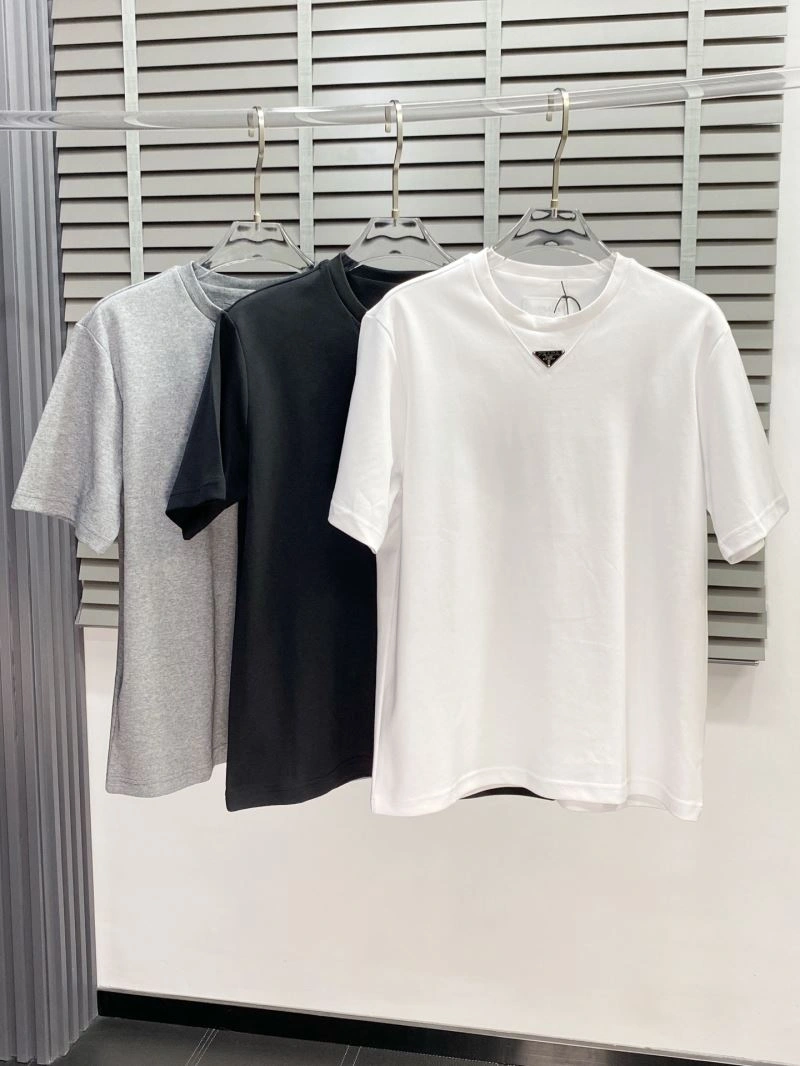 Prada T-Shirts WellDesigned 169201