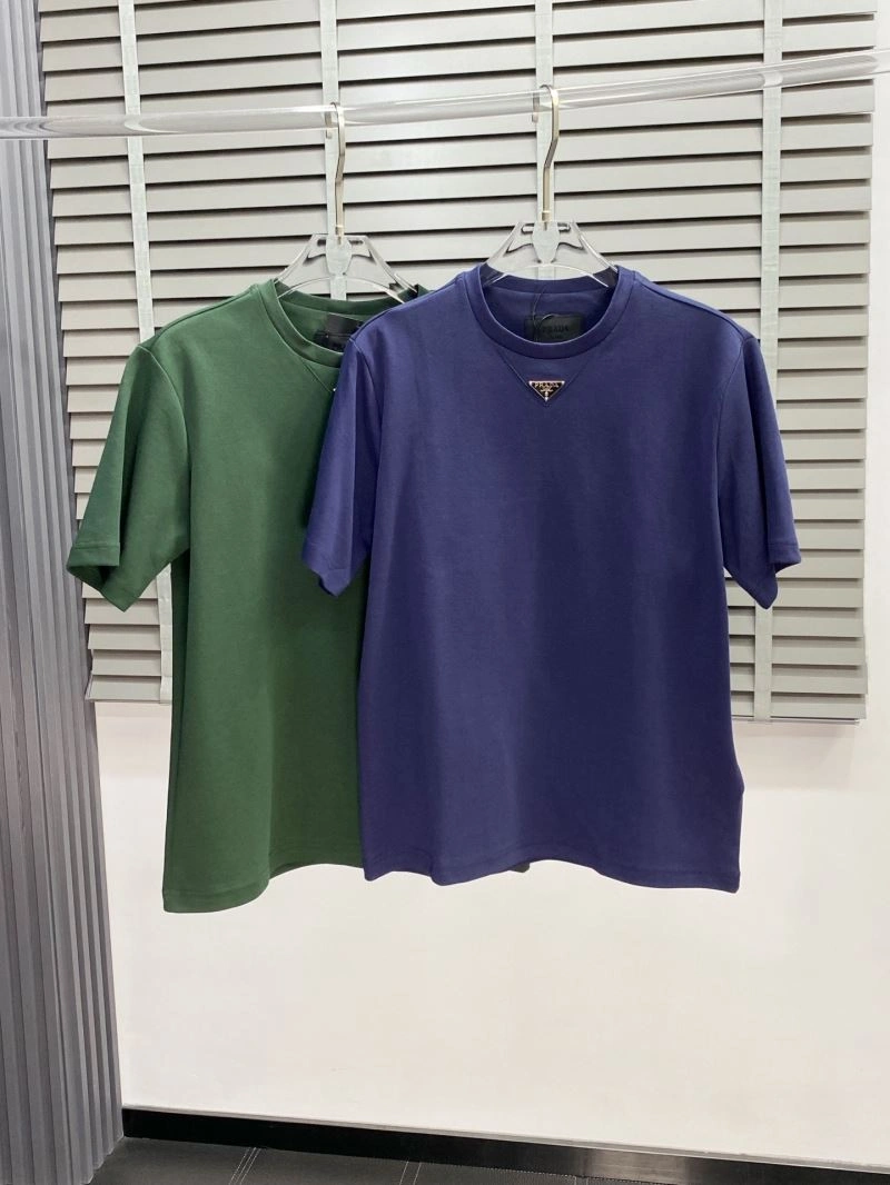 Prada T-Shirts WellDesigned 169201