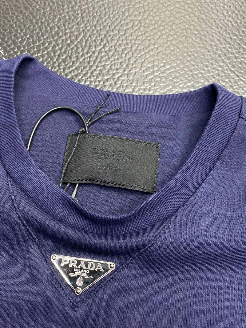 Prada T-Shirts WellDesigned 169201