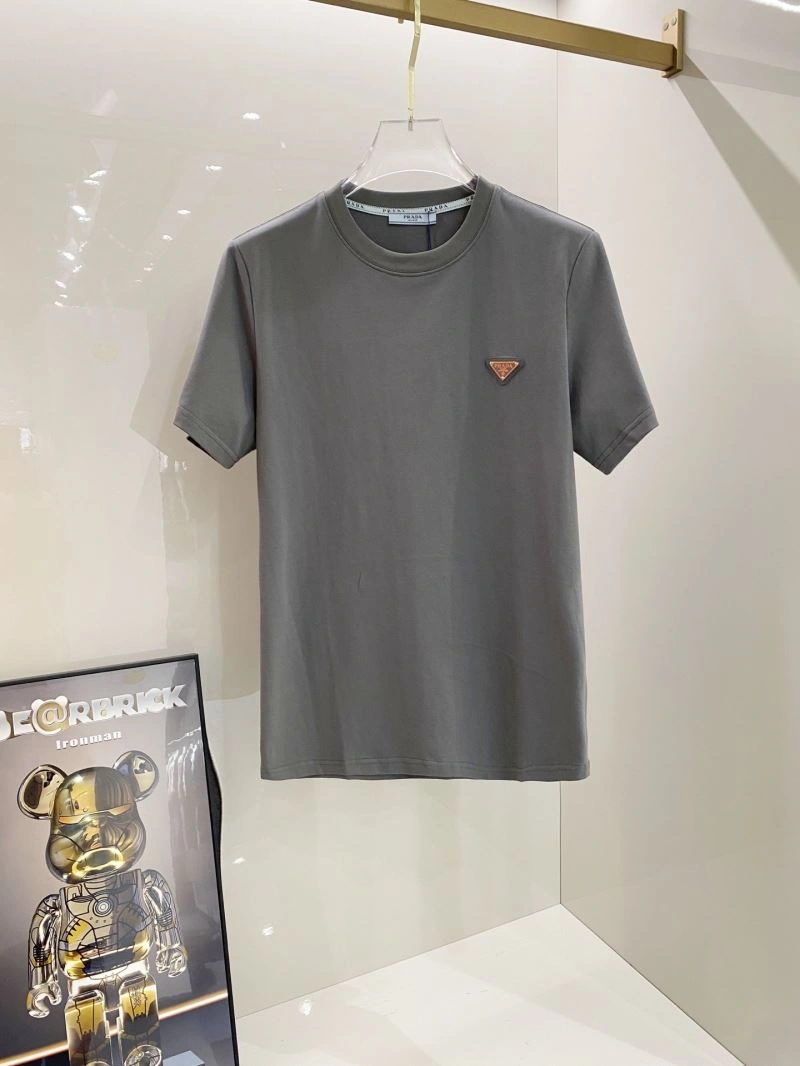 Prada T-Shirts Sleek 169161