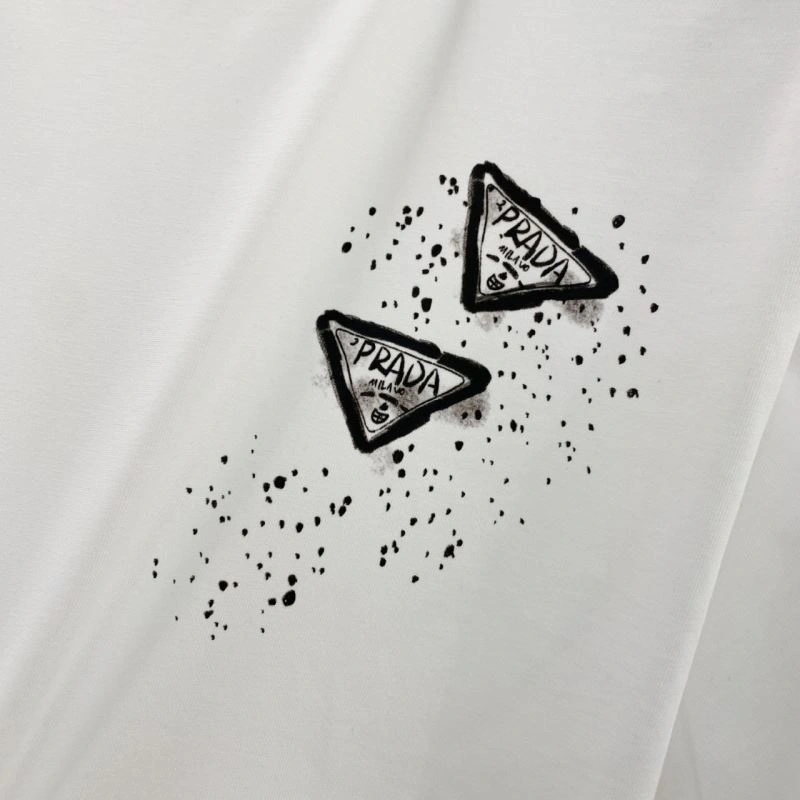 Prada T-Shirts Breathable 169128