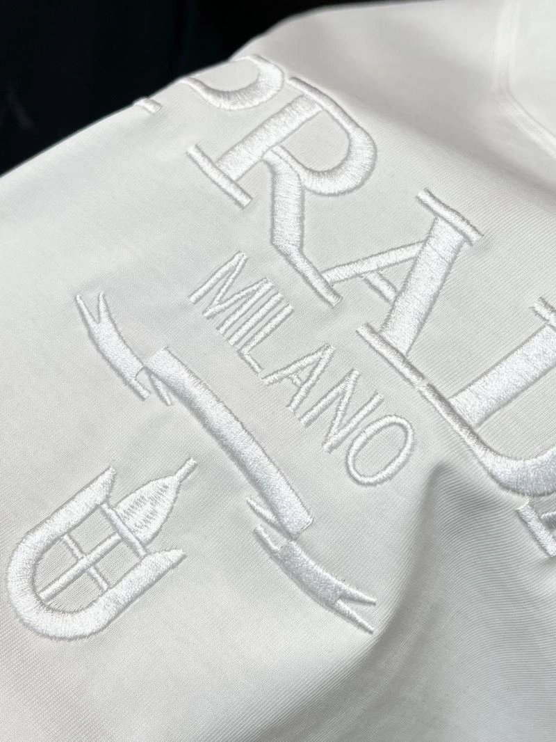 Original Prada T-Shirts 169133