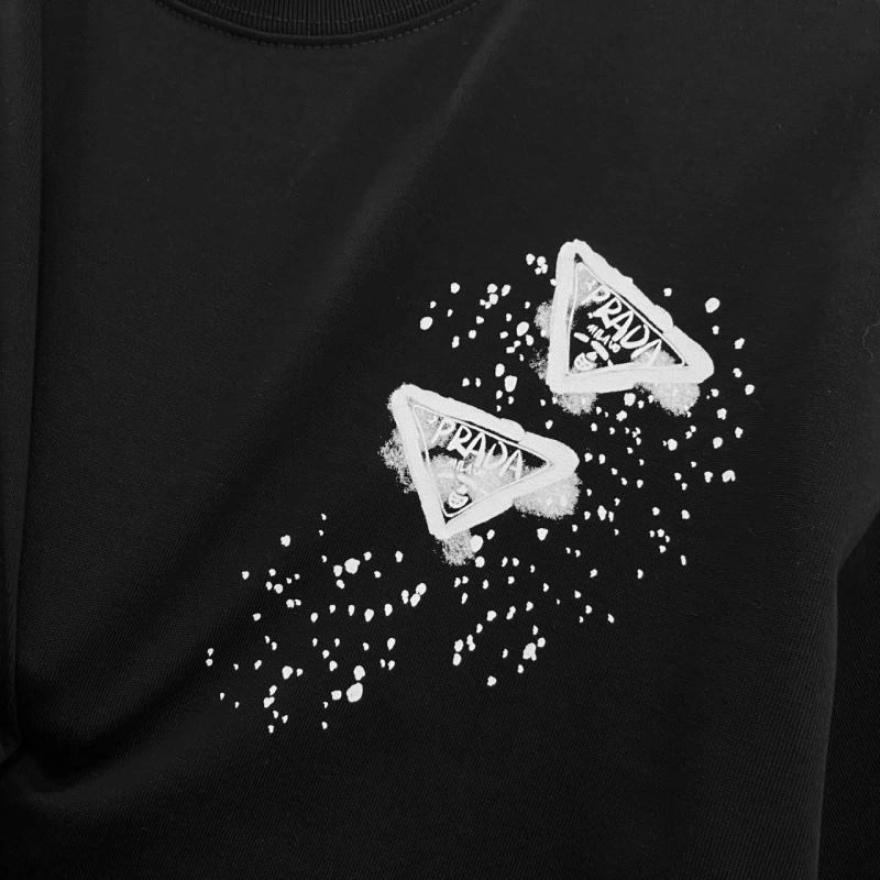 Prada T-Shirts FreshLook 169129