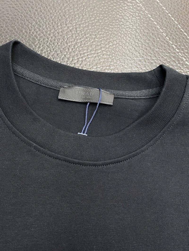 Comfortable Prada T-Shirts 169126