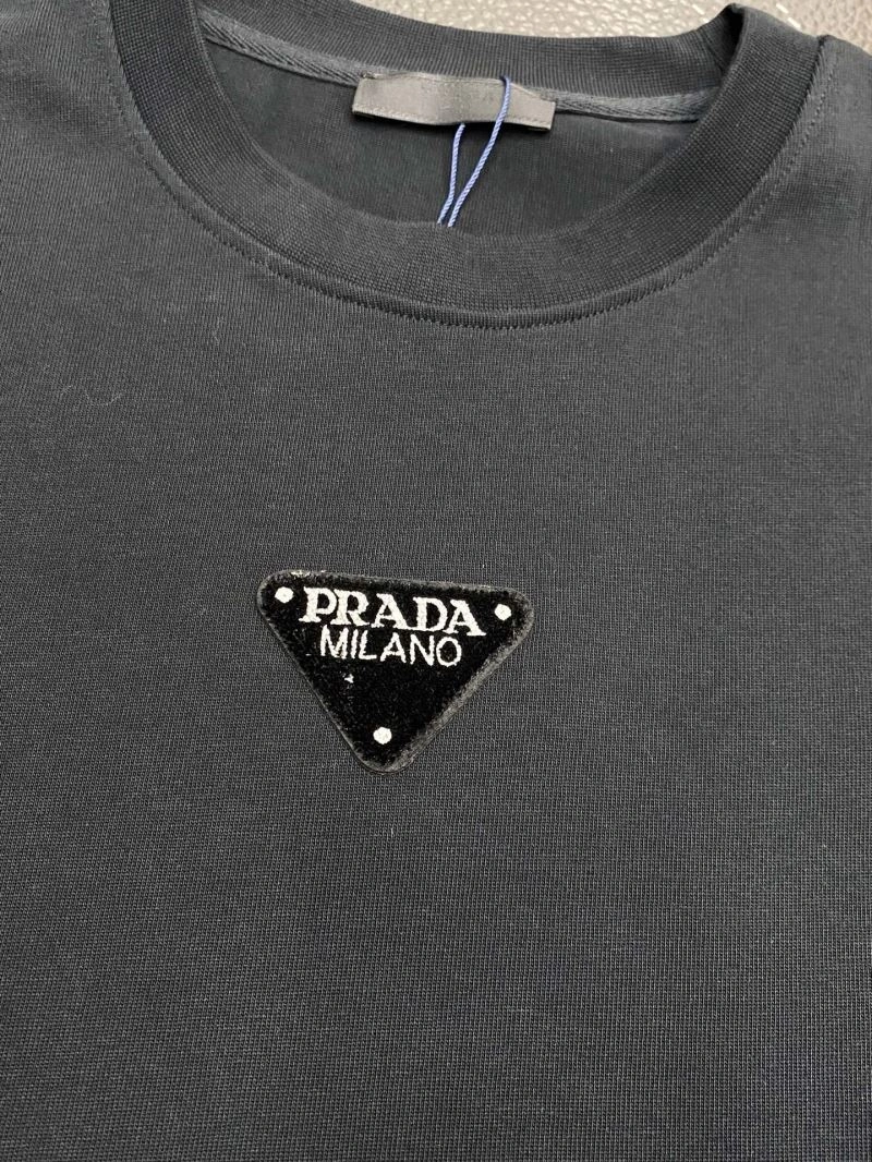 Comfortable Prada T-Shirts 169126