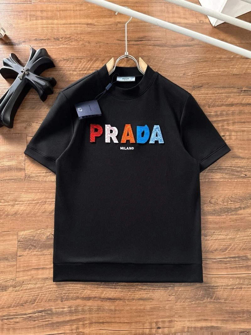 ComfortFit Prada T-Shirts 169125