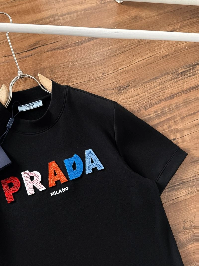 ComfortFit Prada T-Shirts 169125