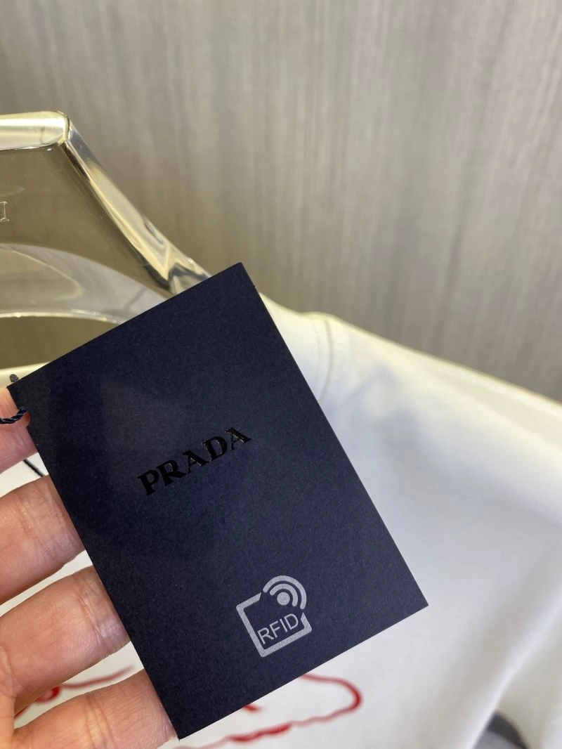 Prada T-Shirts Modern 169124