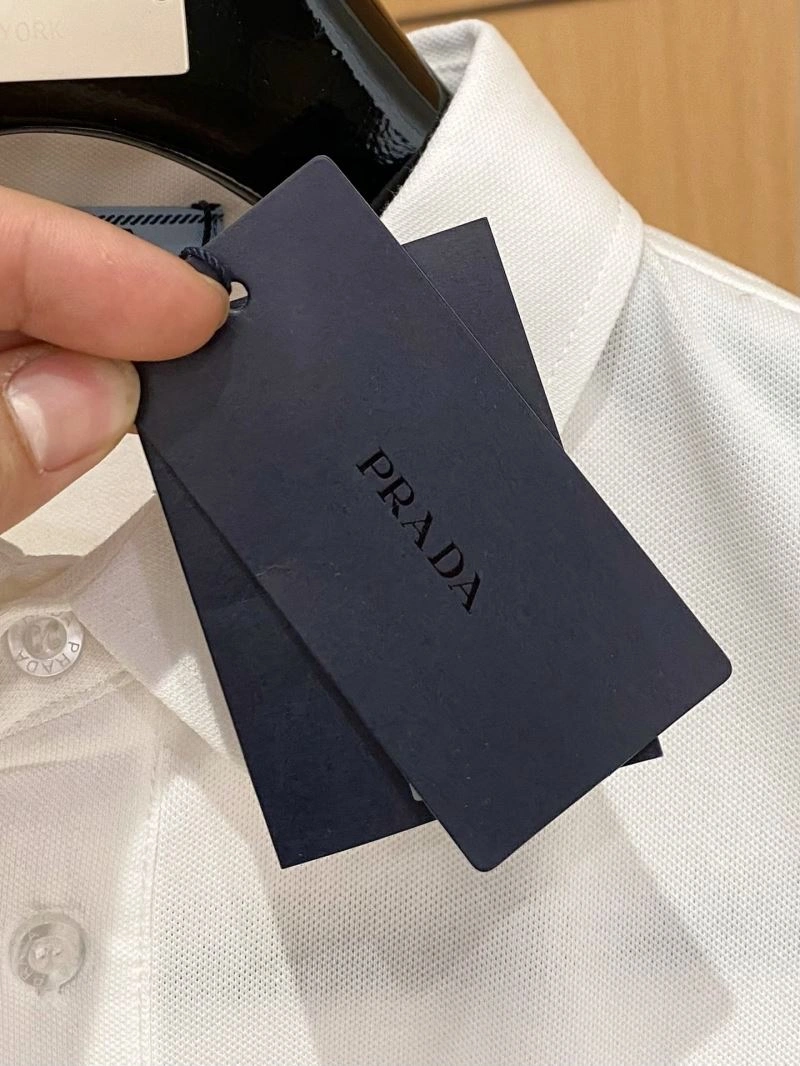 Original Prada T-Shirts 169102