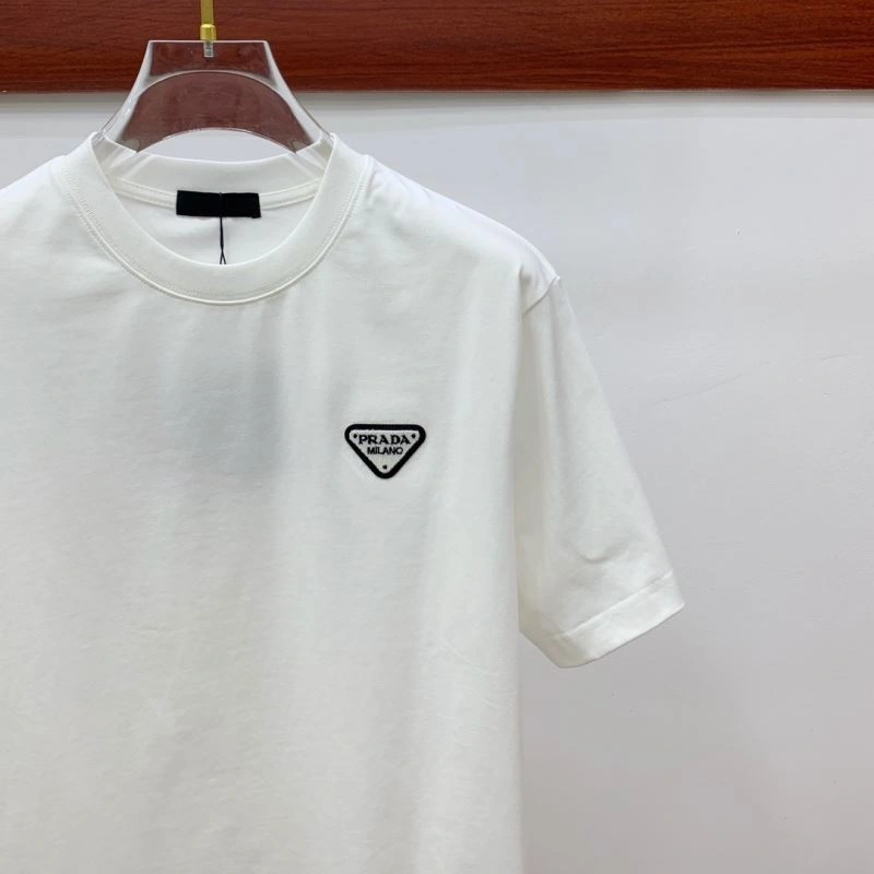 UrbanChic Prada T-Shirts 169100