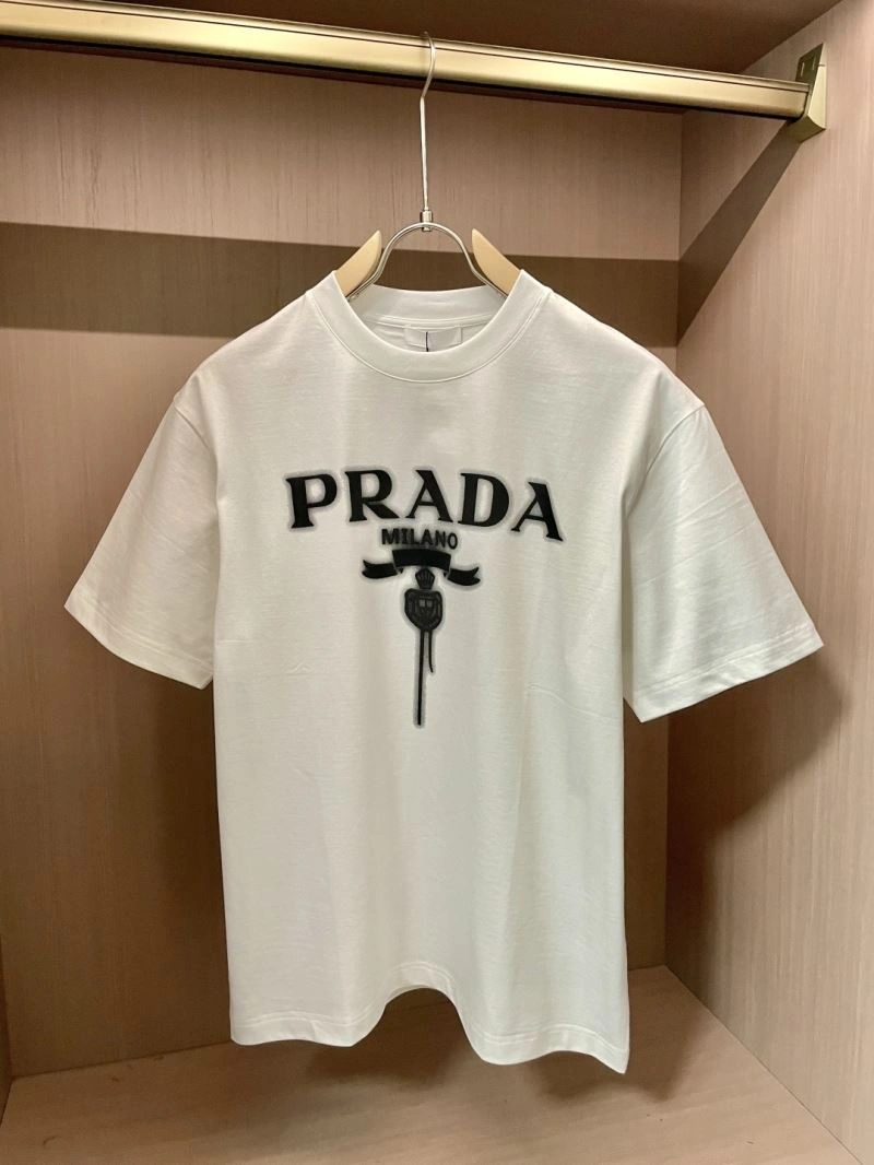 Comfortable Prada T-Shirts 169135