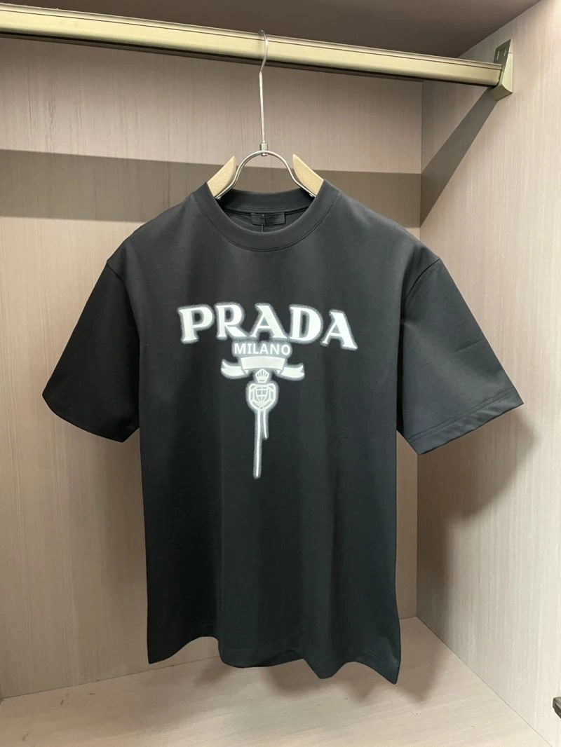 Comfortable Prada T-Shirts 169135
