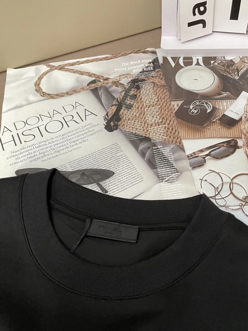 Comfortable Prada T-Shirts 169135