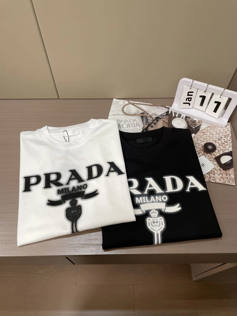 Comfortable Prada T-Shirts 169135