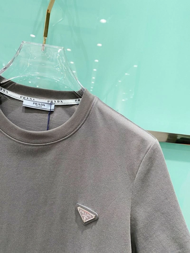 Prada T-Shirts Unisex 169090