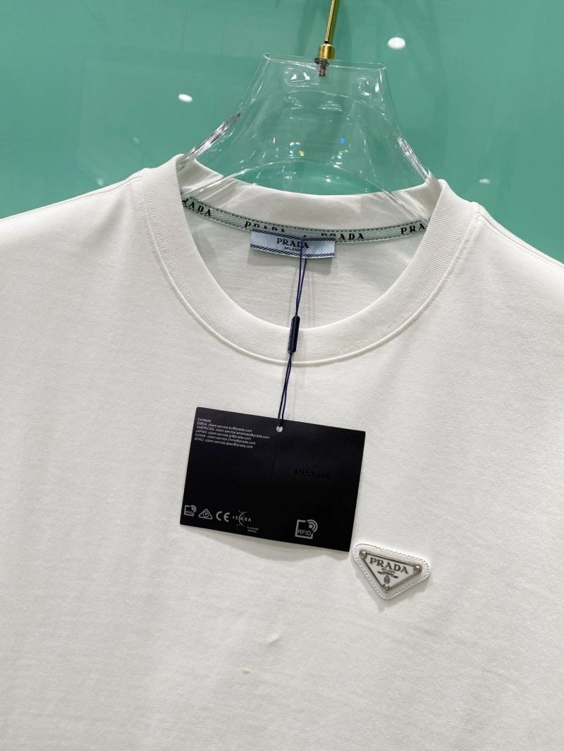 Snug Prada T-Shirts 169093