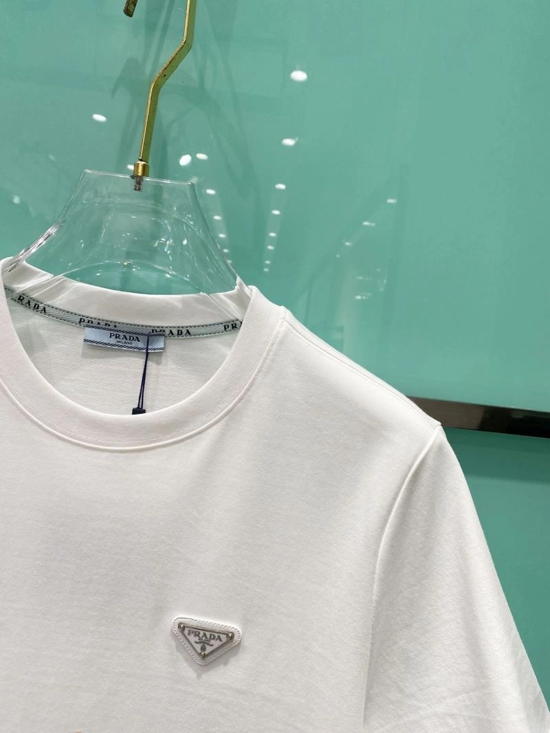 Snug Prada T-Shirts 169093