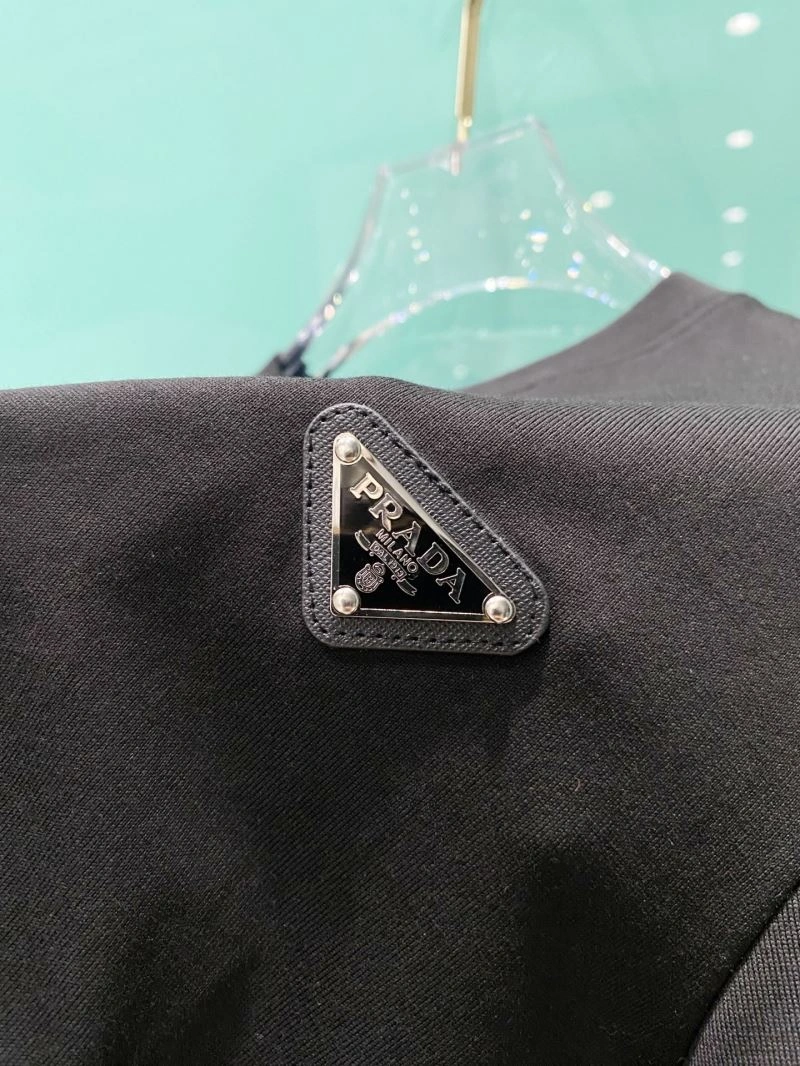 Unisex Prada T-Shirts 169086