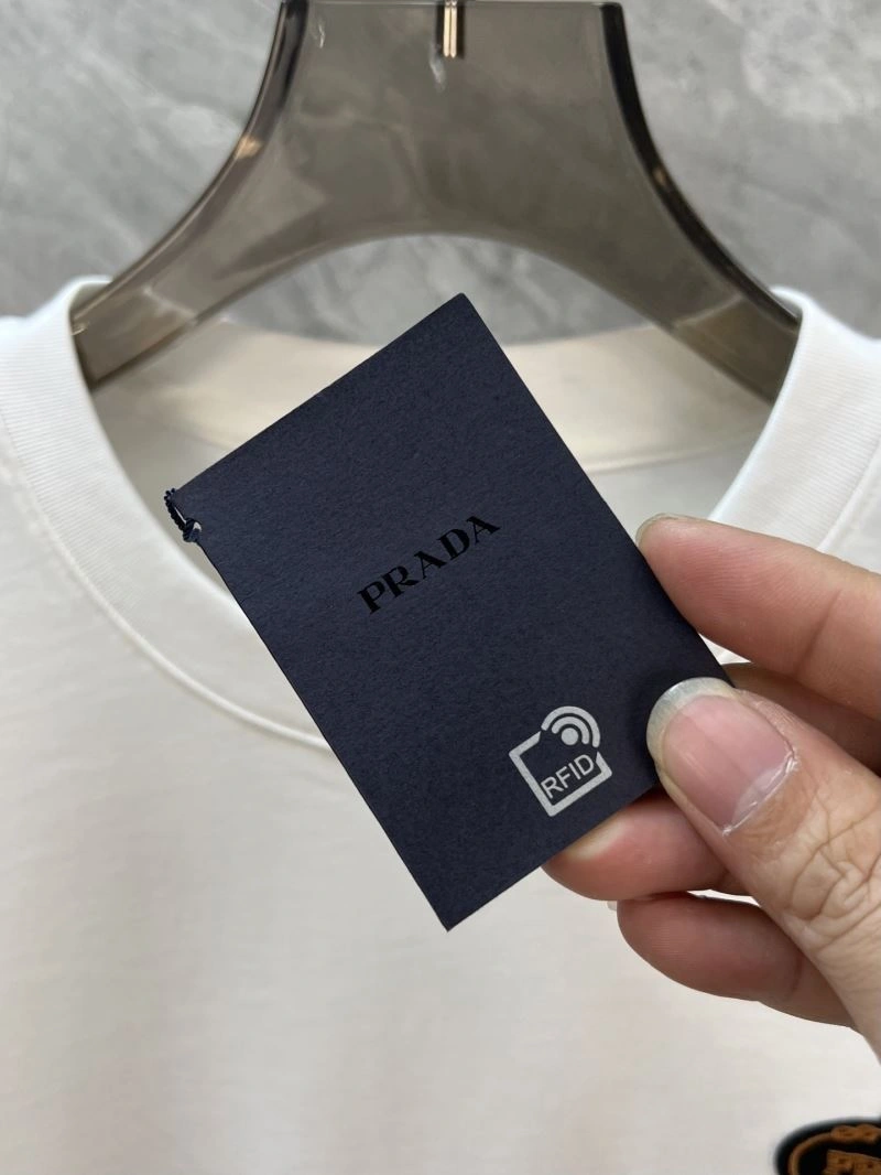 EyeCatching Prada T-Shirts 169053