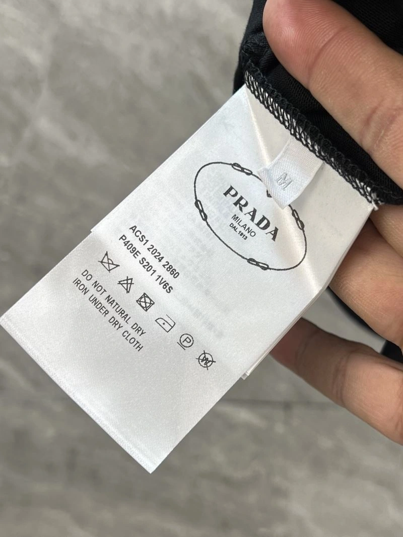 Modern Prada T-Shirts 169050