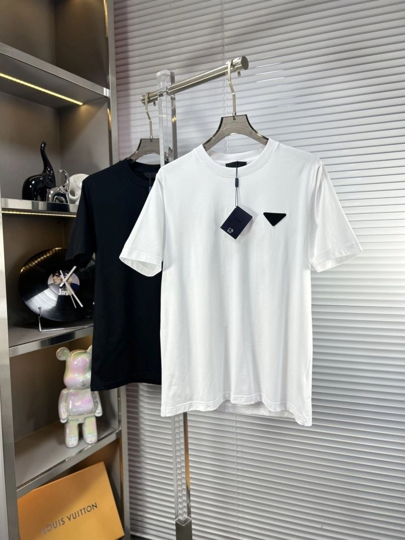 Comfortable Prada T-Shirts 169046
