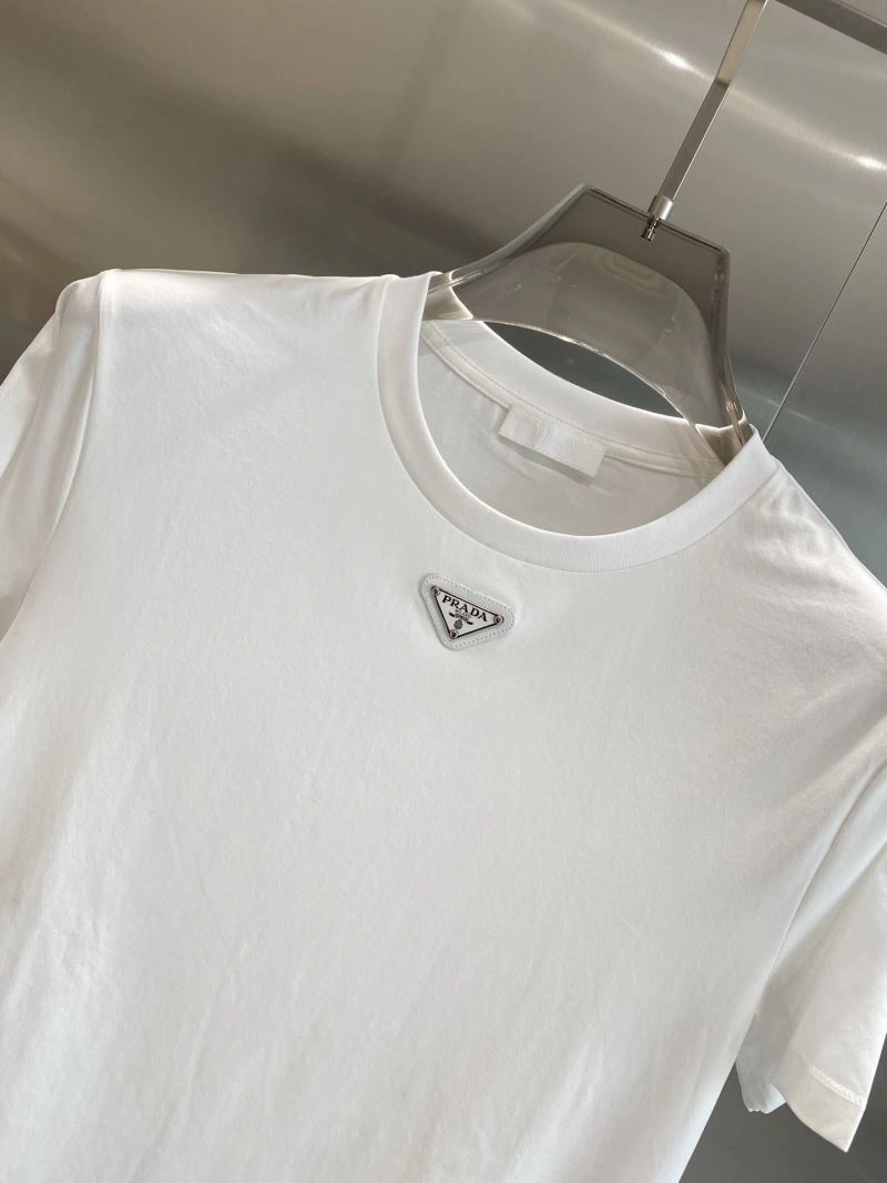 ComfortFit Prada T-Shirts 168741