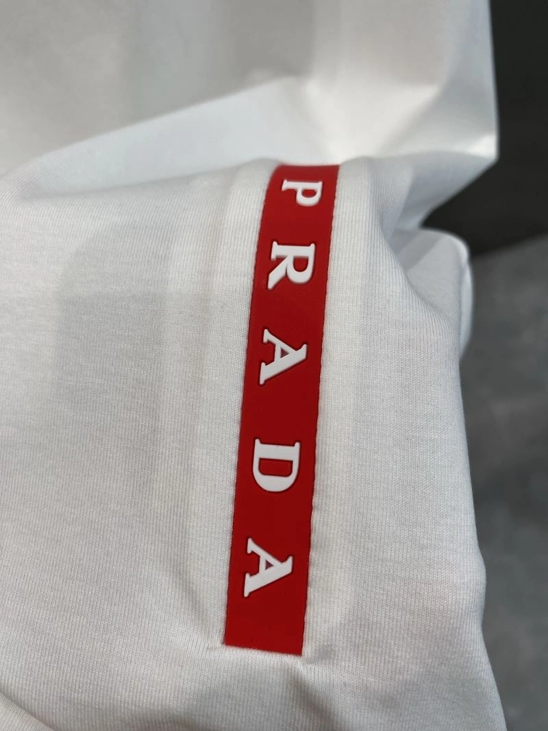 ComfortFit Prada T-Shirts 168741
