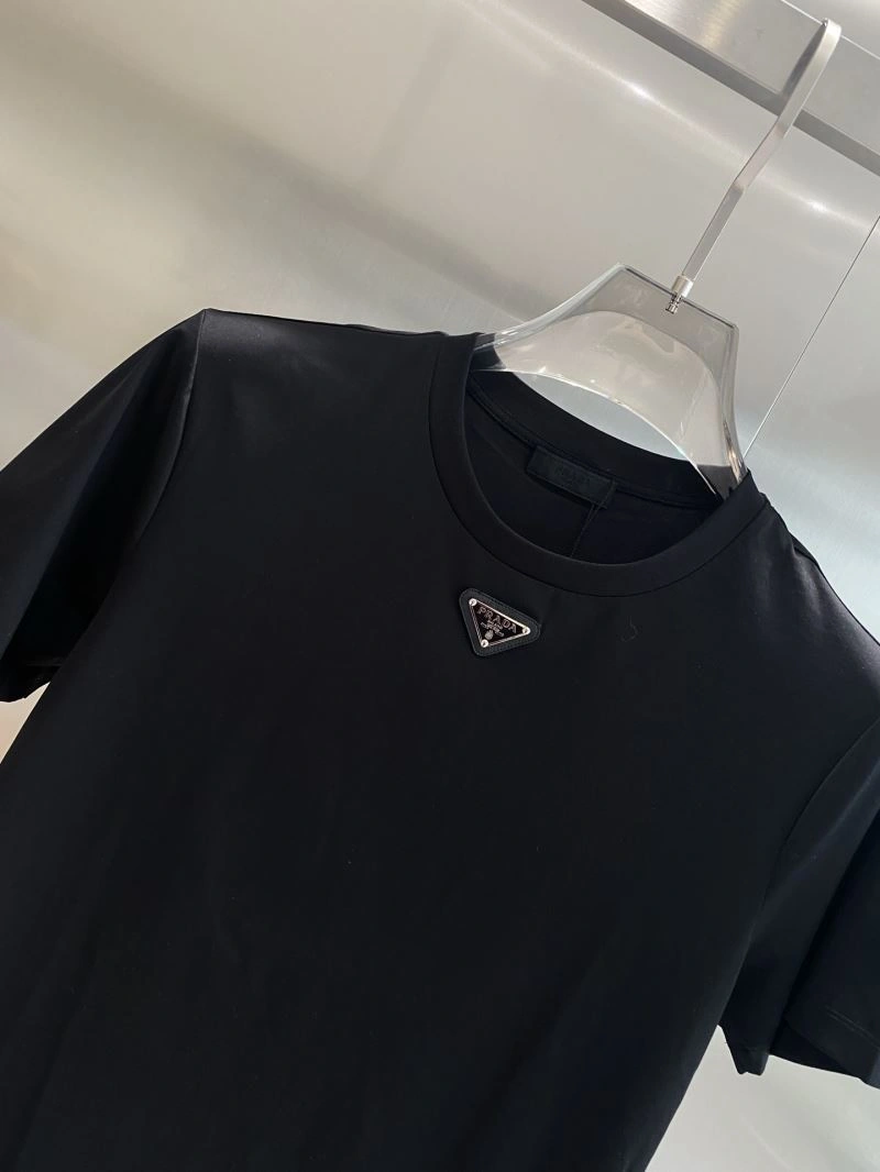 Prada T-Shirts Snug 168736