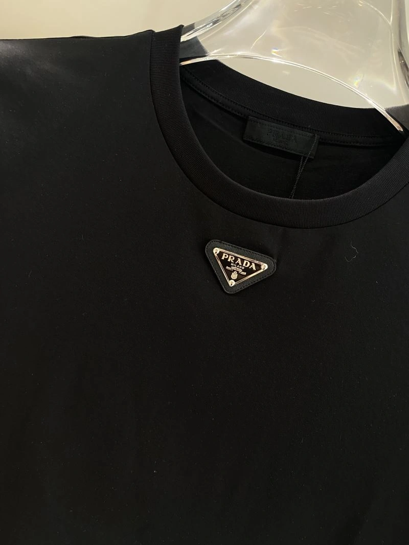 Prada T-Shirts Snug 168736