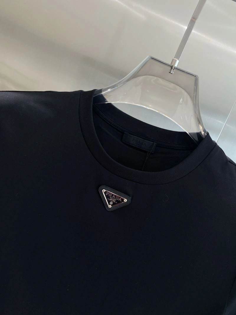 Prada T-Shirts Snug 168736