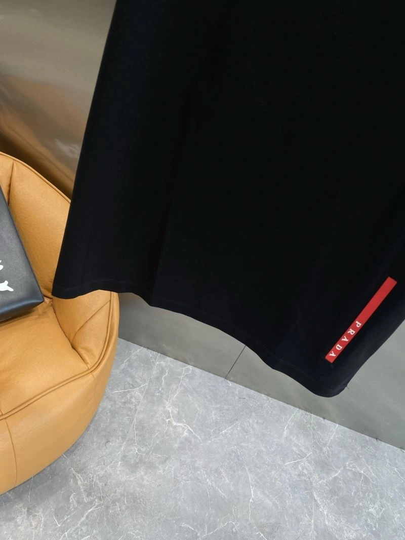 Prada T-Shirts Snug 168736