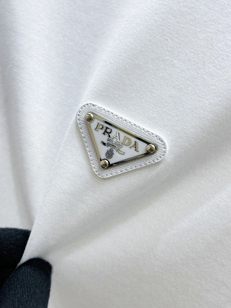Elegant Prada T-Shirts 168712