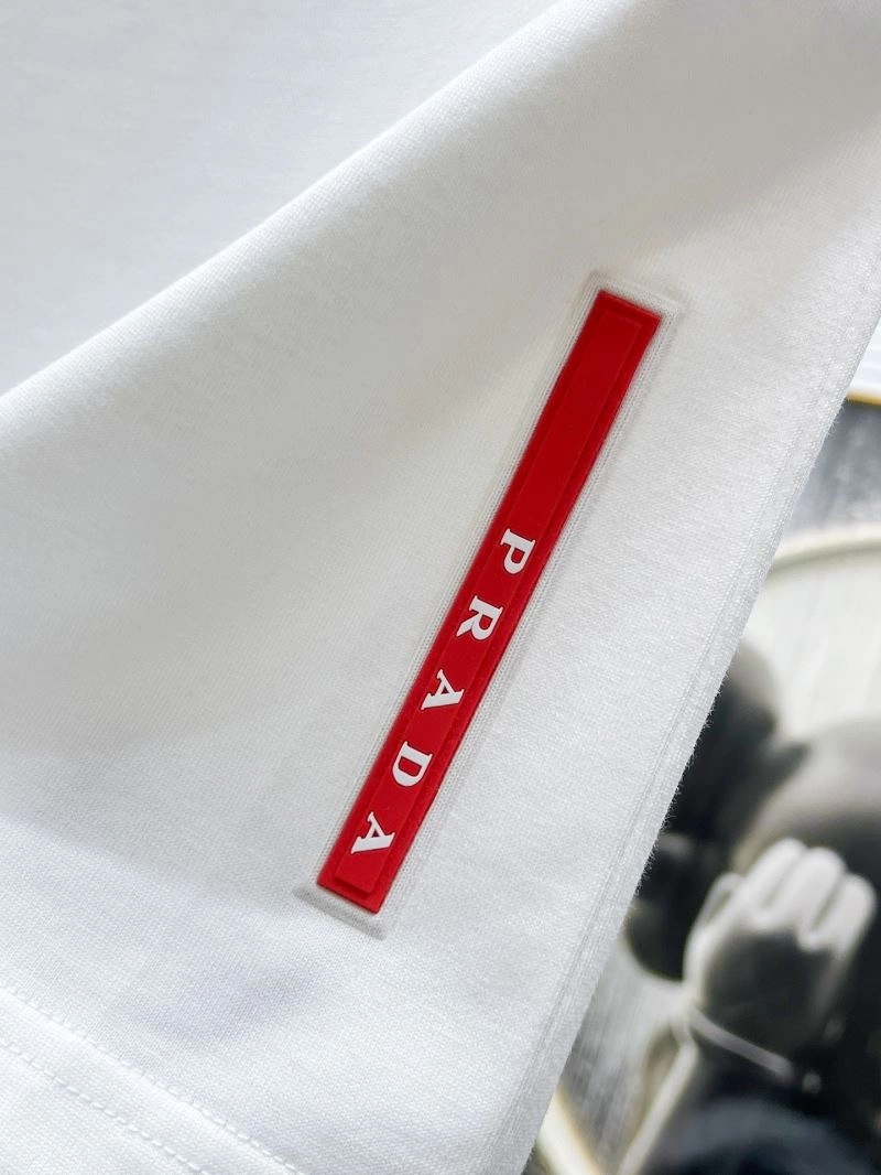 Elegant Prada T-Shirts 168712